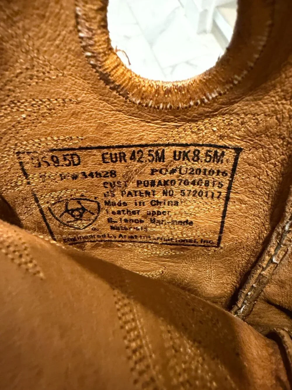 MAN Cowboy Boot ARIAT 9.5D in brown color